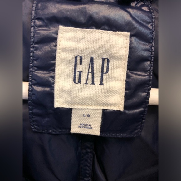 Nwot~GAP Down Dark Blue Quilted Vest with Faux Fur Trim - Picture 2 of 7